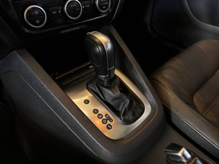 VOLKSWAGEN - JETTA - 2014/2014 - Branca - R$ 78.900,00