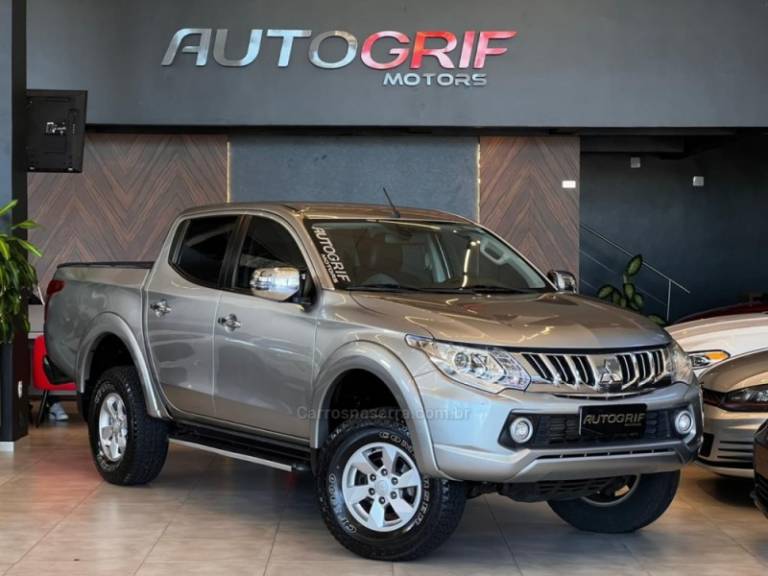 MITSUBISHI - L200 TRITON - 2017/2017 - Prata - R$ 144.900,00