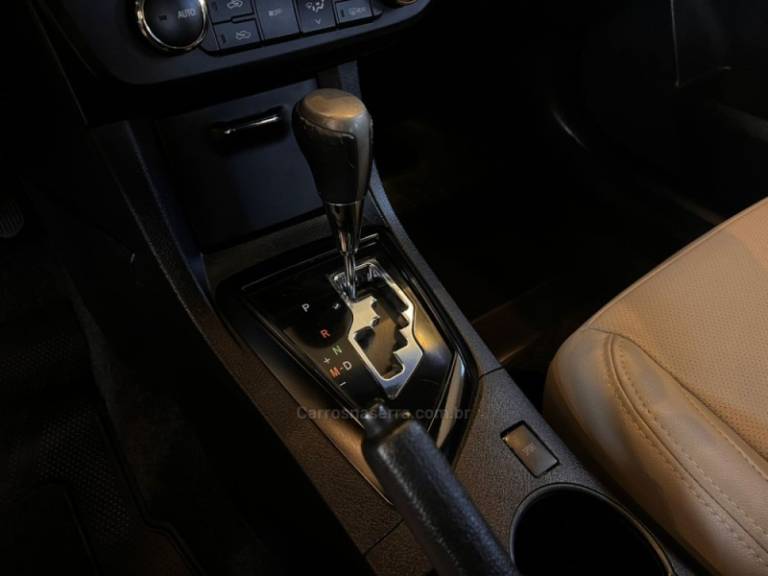 TOYOTA - COROLLA - 2015/2015 - Branca - R$ 88.900,00