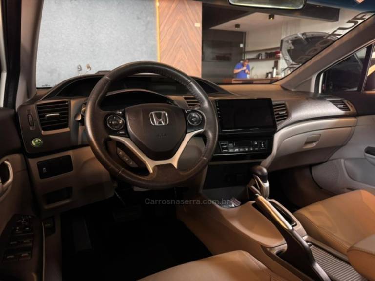 HONDA - CIVIC - 2016/2016 - Branca - R$ 81.900,00
