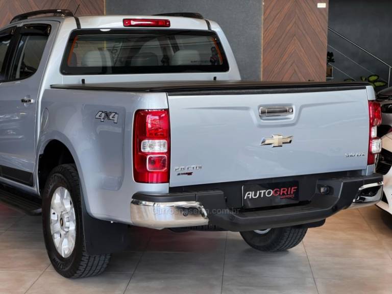 CHEVROLET - S10 - 2013/2013 - Prata - R$ 115.900,00