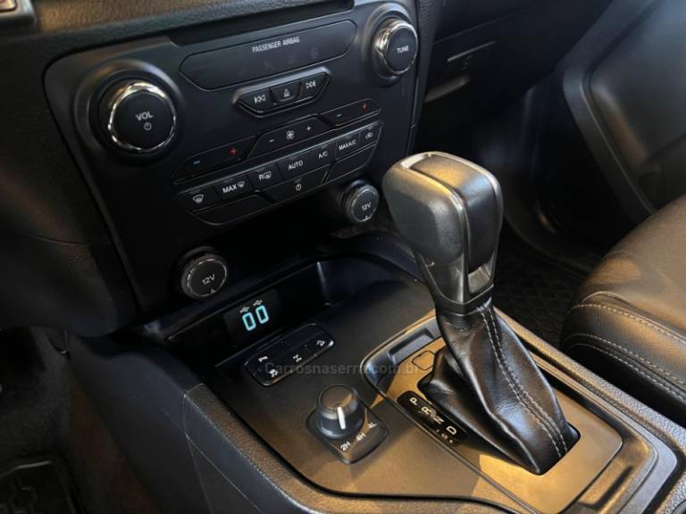 FORD - RANGER - 2021/2021 - Branca - R$ 184.900,00