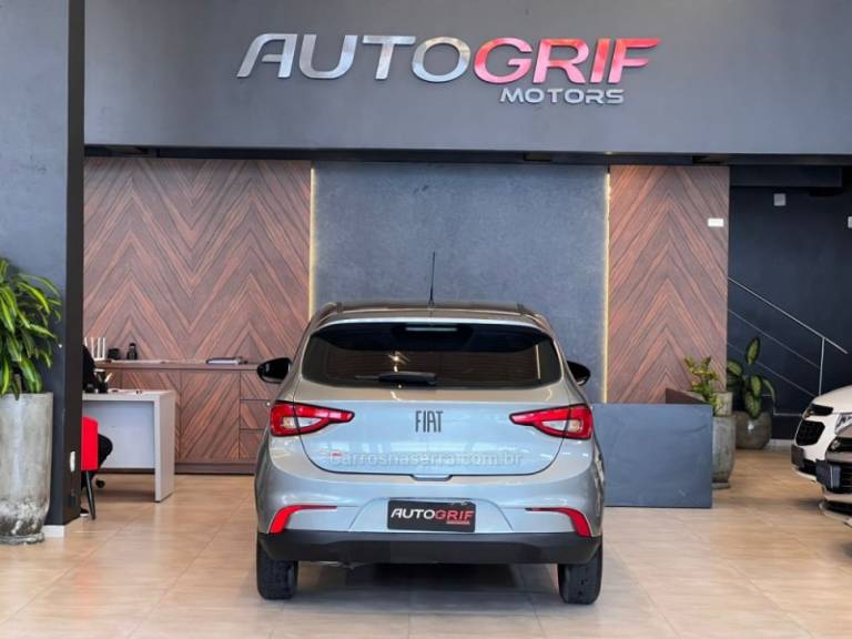 FIAT - ARGO - 2018/2019 - Prata - R$ 55.900,00