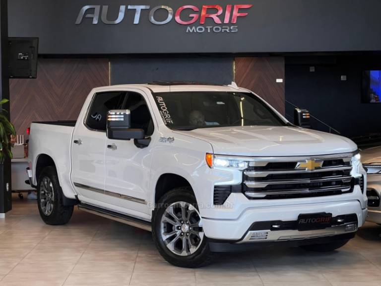 CHEVROLET - SILVERADO - 2023/2024 - Branca - R$ 459.900,00