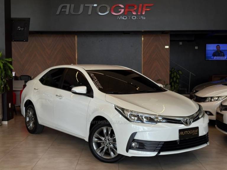 TOYOTA - COROLLA - 2019/2019 - Branca - R$ 105.900,00