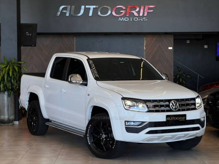 VOLKSWAGEN - AMAROK - 2022/2023 - Branca - R$ 208.900,00
