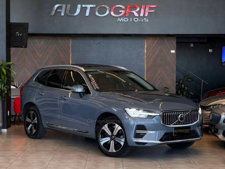 VOLVO - XC60 - 2022/2023 - Cinza - R$ 298.900,00