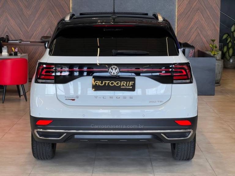 VOLKSWAGEN - T-CROSS - 2021/2021 - Branca - R$ 121.900,00
