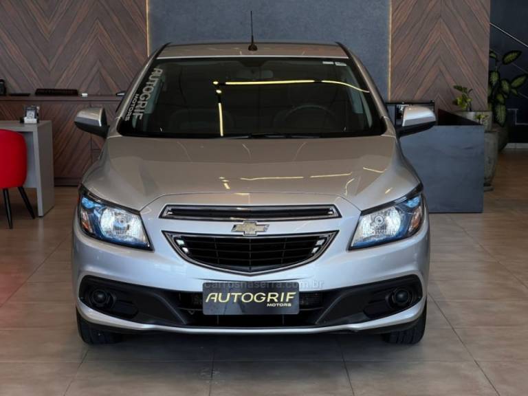 CHEVROLET - PRISMA - 2015/2015 - Prata - R$ 51.900,00