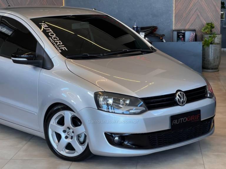 VOLKSWAGEN - FOX - 2012/2012 - Prata - R$ 38.900,00