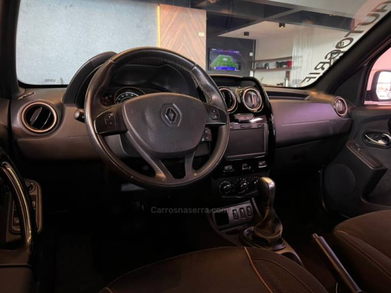 RENAULT - DUSTER - 2019/2020 - Branca - R$ 75.900,00