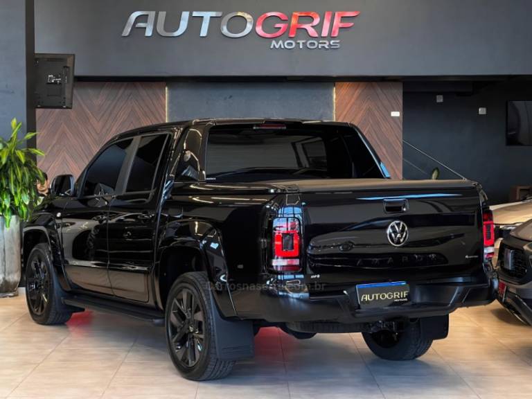 VOLKSWAGEN - AMAROK - 2024/2025 - Preta - R$ 326.900,00