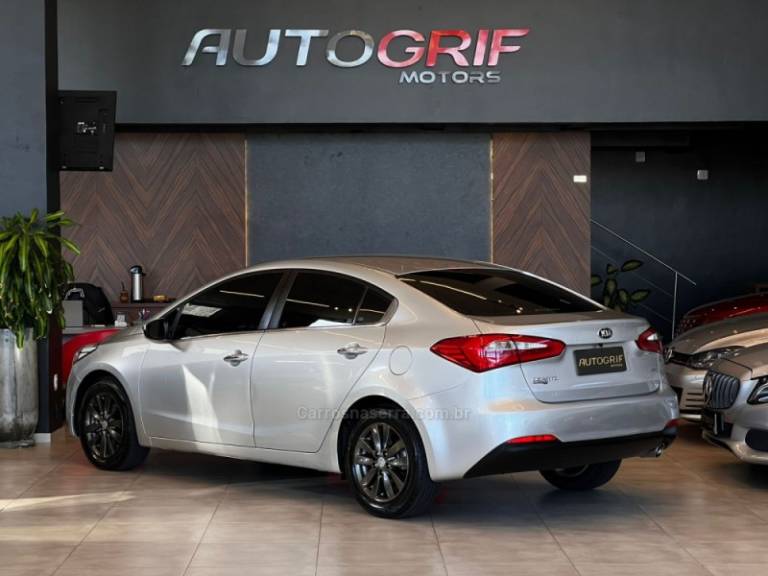 KIA MOTORS - CERATO - 2014/2014 - Prata - R$ 63.900,00