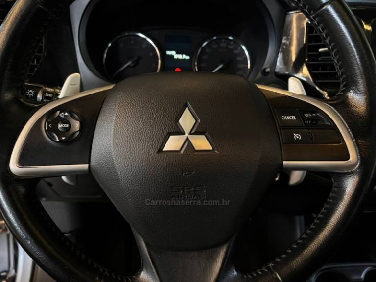 MITSUBISHI - OUTLANDER - 2015/2015 - Prata - R$ 75.900,00