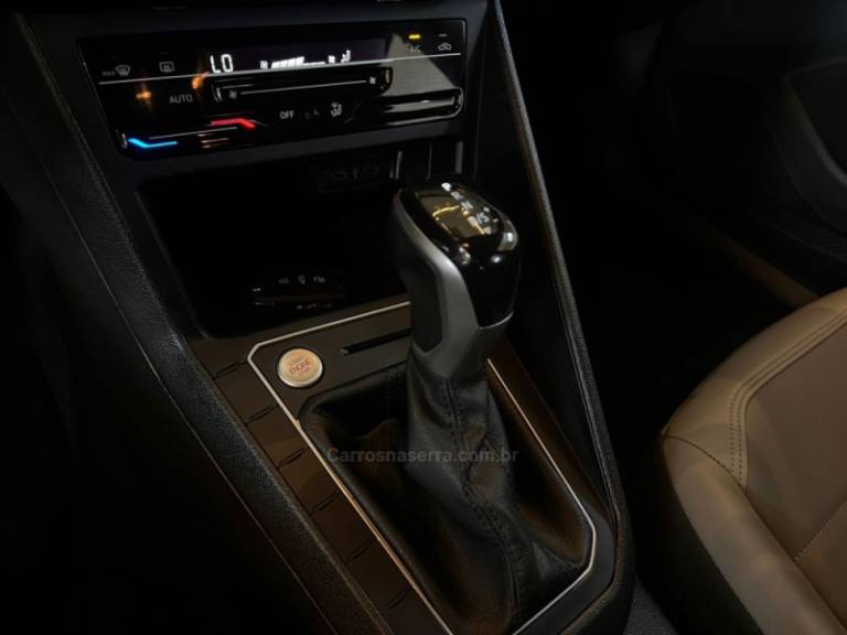 VOLKSWAGEN - NIVUS - 2023/2024 - Vermelha - R$ 123.900,00