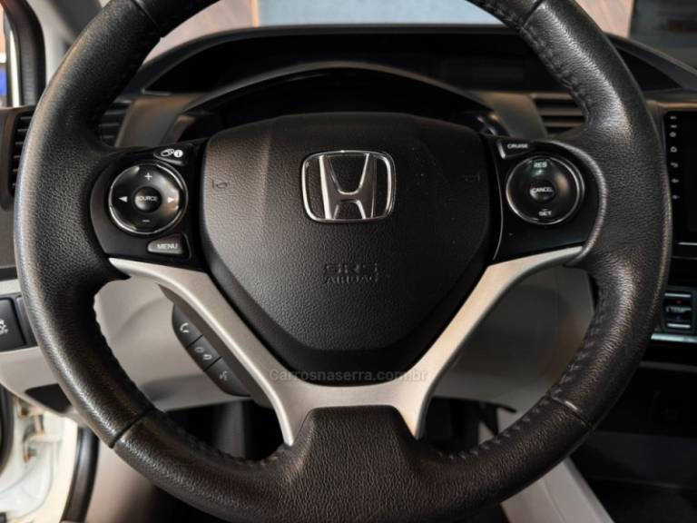 HONDA - CIVIC - 2016/2016 - Branca - R$ 81.900,00