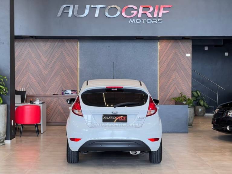 FORD - FIESTA - 2018/2018 - Branca - R$ 63.900,00