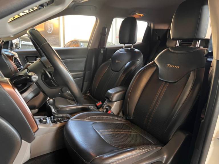 FIAT - TORO - 2018/2018 - Branca - R$ 84.900,00