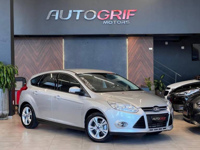 FORD - FOCUS - 2014/2015 - Prata - R$ 56.900,00