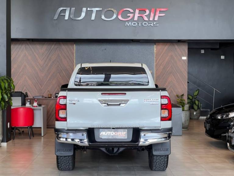 TOYOTA - HILUX - 2021/2021 - Branca - R$ 258.900,00