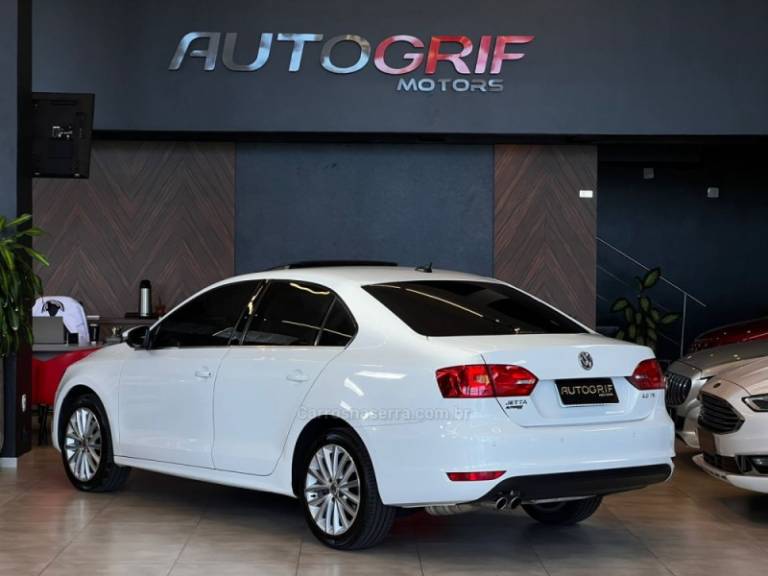 VOLKSWAGEN - JETTA - 2014/2014 - Branca - R$ 78.900,00