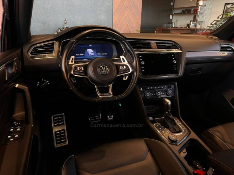 VOLKSWAGEN - TIGUAN - 2018/2018 - Preta - R$ 159.900,00