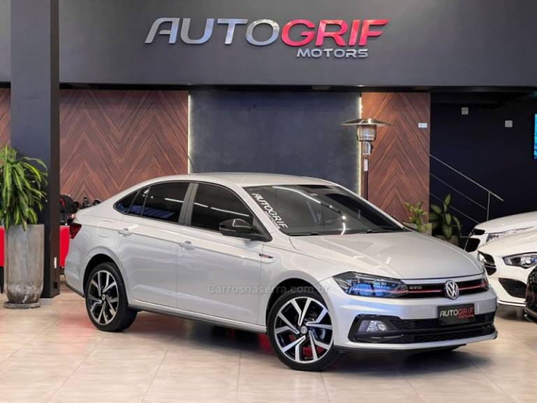 VOLKSWAGEN - VIRTUS - 2021/2022 - Prata - R$ 125.900,00