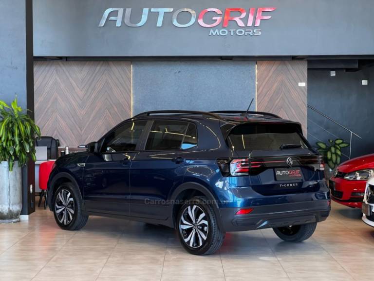 VOLKSWAGEN - T-CROSS - 2021/2022 - Azul - R$ 89.900,00