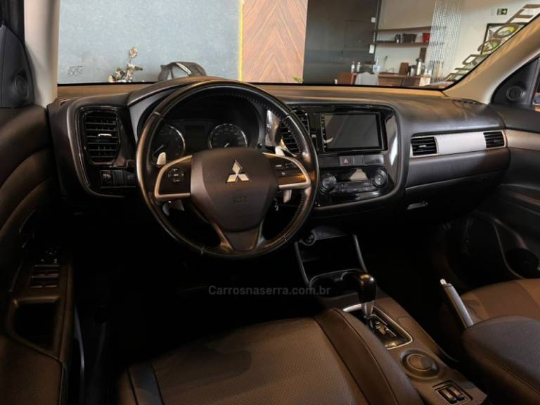MITSUBISHI - OUTLANDER - 2015/2015 - Prata - R$ 75.900,00