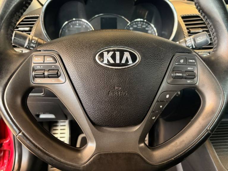 KIA MOTORS - CERATO - 2014/2014 - Vermelha - R$ 64.900,00