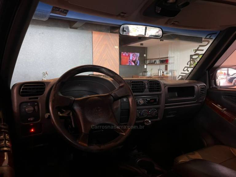 CHEVROLET - S10 - 2010/2010 - Prata - R$ 64.900,00