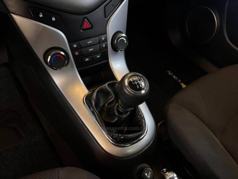 CHEVROLET - CRUZE - 2013/2013 - Cinza - R$ 57.900,00