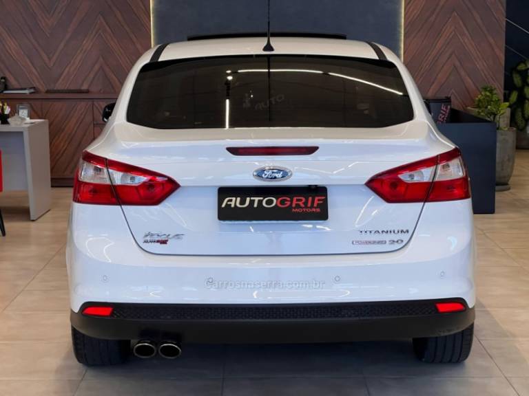 FORD - FOCUS - 2015/2015 - Branca - R$ 58.900,00