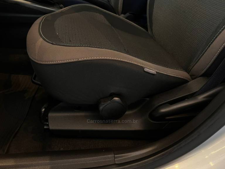 CHEVROLET - PRISMA - 2015/2015 - Prata - R$ 51.900,00