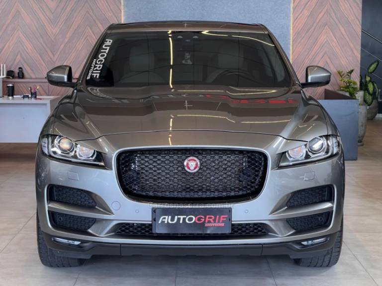 JAGUAR - F-PACE - 2018/2019 - Cinza - R$ 228.900,00