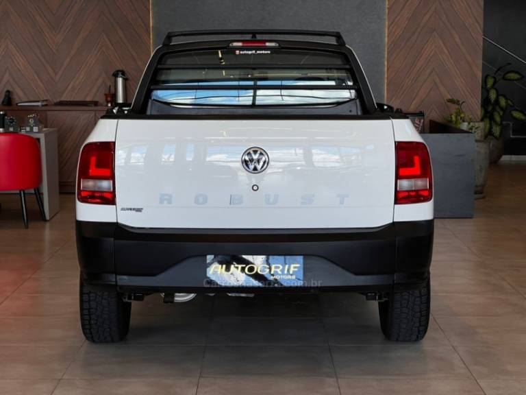 VOLKSWAGEN - SAVEIRO - 2022/2022 - Branca - R$ 66.900,00