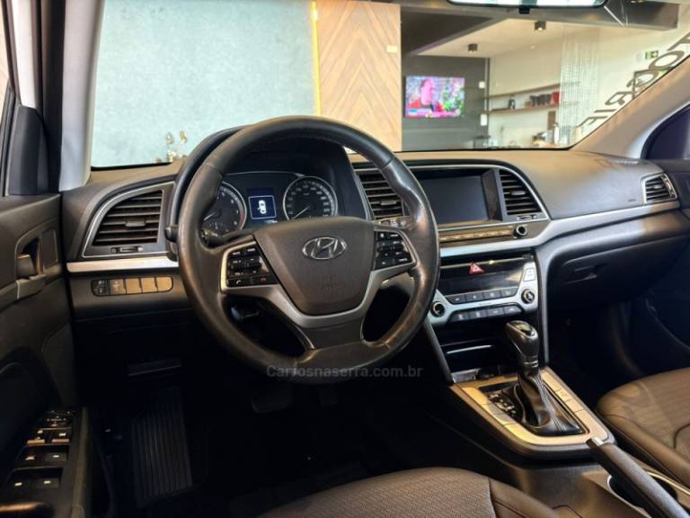 HYUNDAI - ELANTRA - 2017/2017 - Branca - R$ 81.900,00