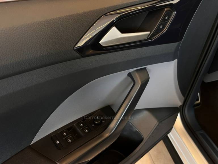 VOLKSWAGEN - T-CROSS - 2021/2022 - Prata - R$ 109.900,00