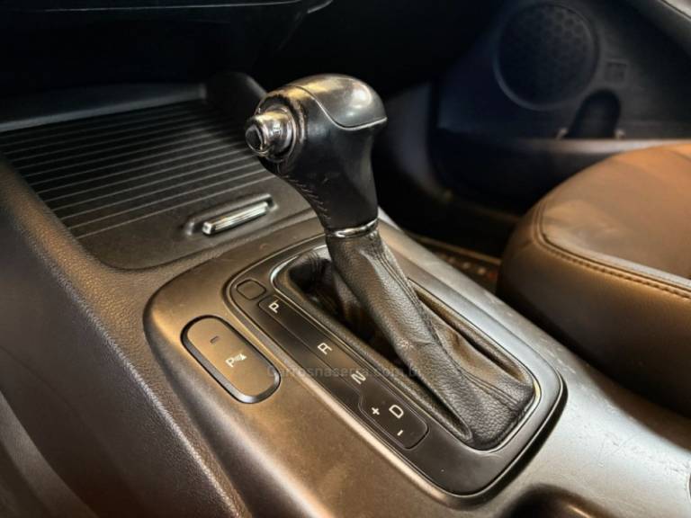 KIA MOTORS - CERATO - 2014/2014 - Vermelha - R$ 64.900,00