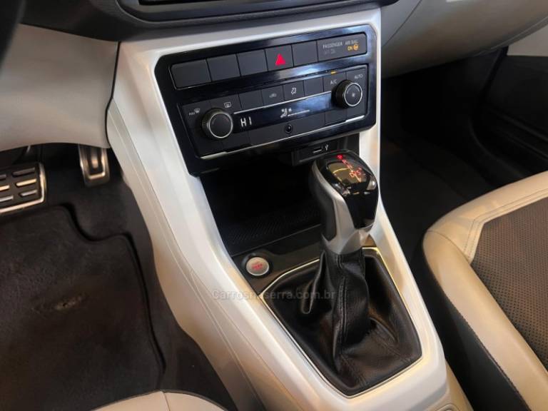 VOLKSWAGEN - T-CROSS - 2021/2021 - Cinza - R$ 121.900,00