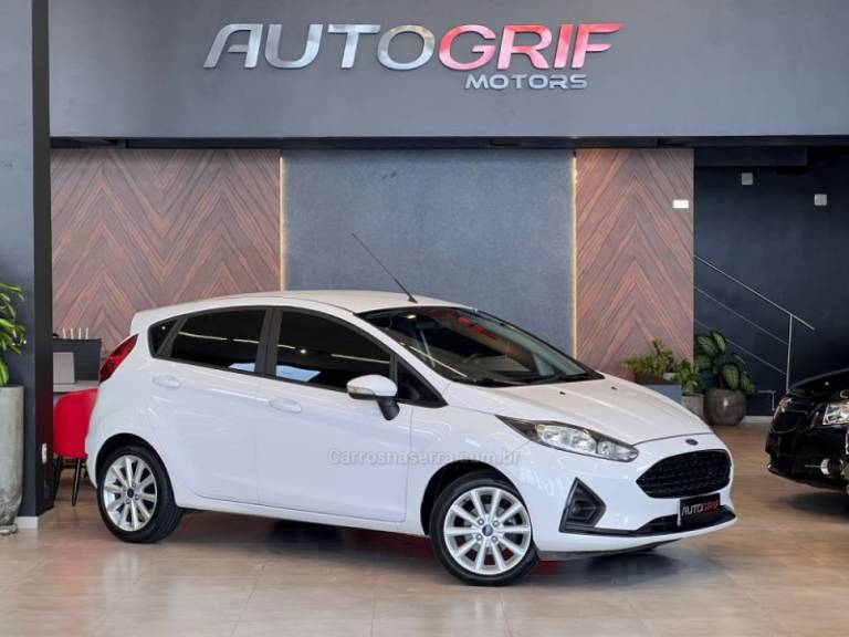FORD - FIESTA - 2018/2018 - Branca - R$ 63.900,00