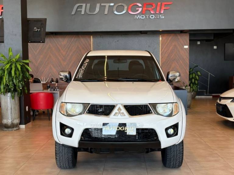 MITSUBISHI - L200 - 2012/2012 - Branca - R$ 96.900,00
