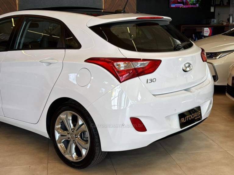 HYUNDAI - I30 - 2015/2015 - Branca - R$ 74.900,00