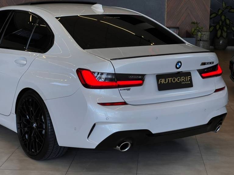 BMW - 330I - 2019/2019 - Branca - R$ 229.900,00