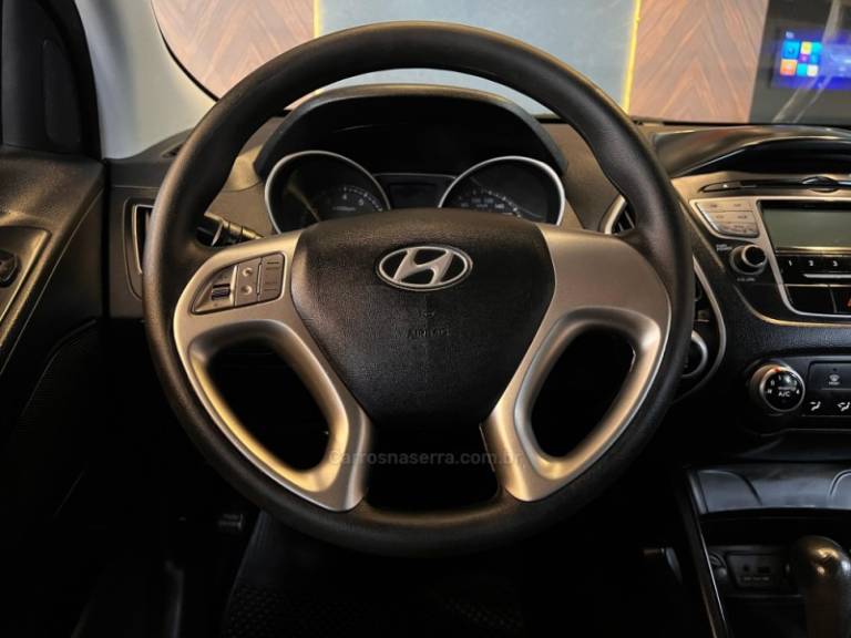 HYUNDAI - IX35 - 2010/2011 - Preta - R$ 61.900,00