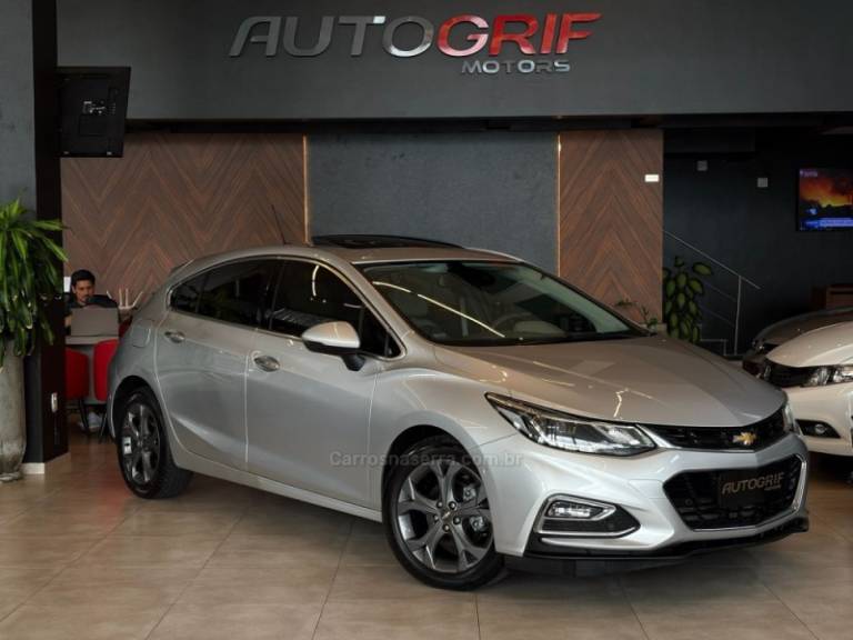 CHEVROLET - CRUZE - 2018/2018 - Prata - R$ 97.900,00
