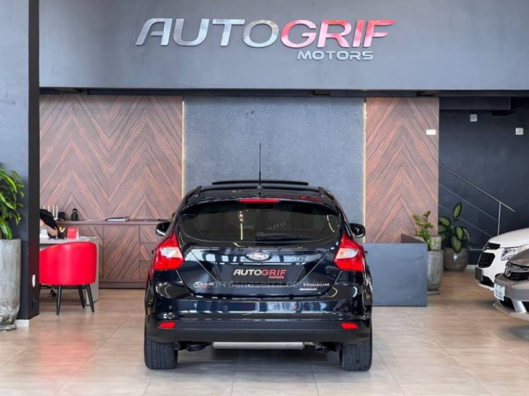FORD - FOCUS - 2015/2015 - Preta - R$ 58.900,00