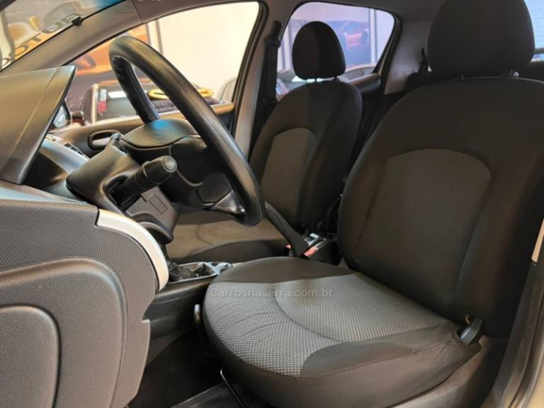 PEUGEOT - 207 - 2012/2013 - Bronze - R$ 27.900,00