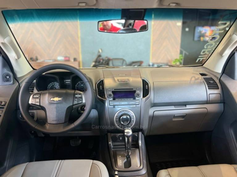 CHEVROLET - S10 - 2013/2013 - Prata - R$ 115.900,00