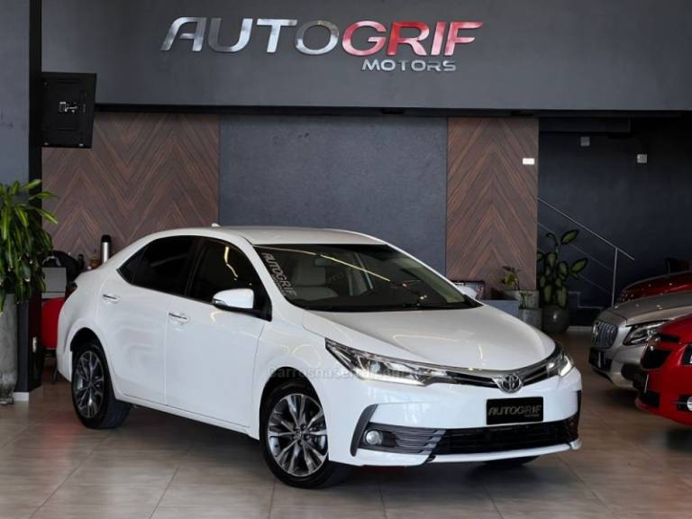 TOYOTA - COROLLA - 2018/2018 - Branca - R$ 108.900,00